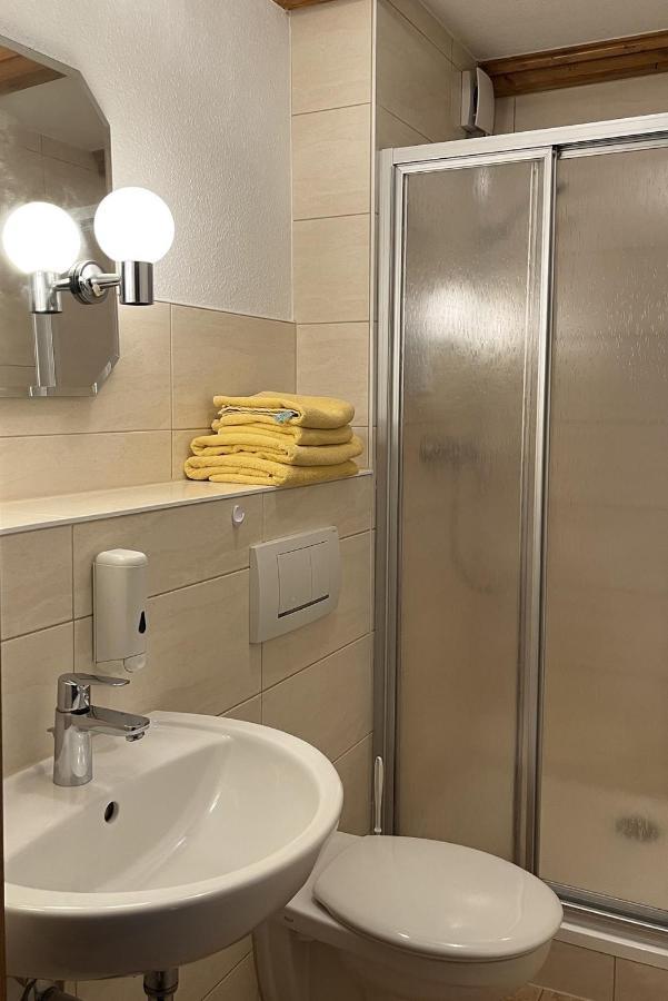 Hotel Garni Melchendorf Erfurt Buitenkant foto